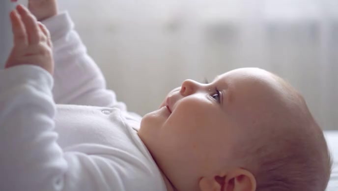 Modele Beau Bebe Et Une Maman Embrassant Une Postermywall Modele Beau Bebe Et Une Maman Embrassant Une Postermywall