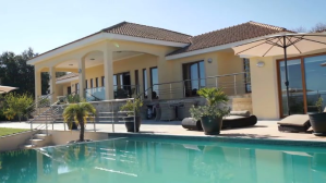 Beautiful Villa Miniatura de YouTube Template