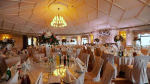 Brown Event Venue Coverfoto til YouTube-kanal Template