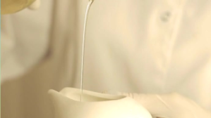 Marron Extracting oil from bottle Miniatura di YouTube Template