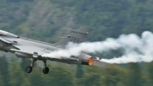 Grå fighter aircraft ตัวอย่างภาพบน YouTube Template