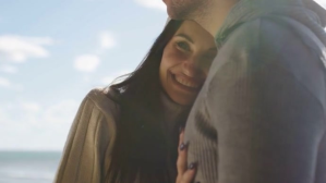 Happy Hug Day Coverfoto til YouTube-kanal template