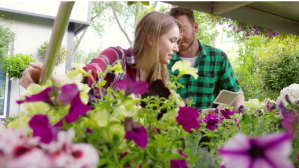 Gul man and woman Gardening and Horticulture Miniatura di YouTube Template