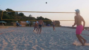 Weiß man play volleyball on beach Miniatura di YouTube Template