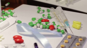 medicine capsules on the table video Affichage numérique (16:9) template