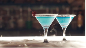 Biały Cocktail Drinks Coverfoto til YouTube-kanal Template