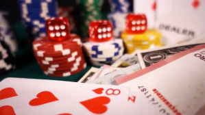 White Casino Foto Sampul Saluran YouTube Template