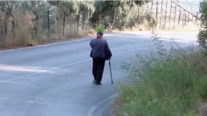 Grå Walking Isithombe Sekhava Yeshaneli ye-YouTube Template