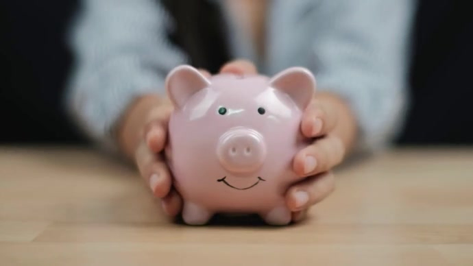 Modèle Saving Money Miniature YouTube | PosterMyWall
