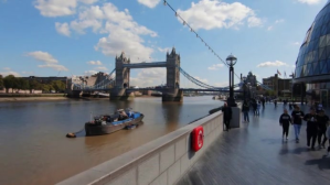 Abu-abu thames river london united kindom video YouTube Thumbnail Template