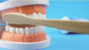 Синий Dental Care Coverfoto til YouTube-kanal Template