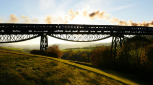 Train passing over bridge YouTube-Miniaturansicht template