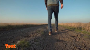 Walking Ekran reklamowy (16:9) template