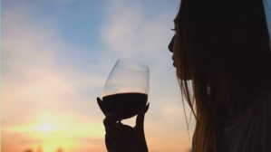 Czarny Woman drinking wine YouTube-miniature Template