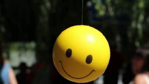 yellow ball รูปปกบน YouTube Channel template